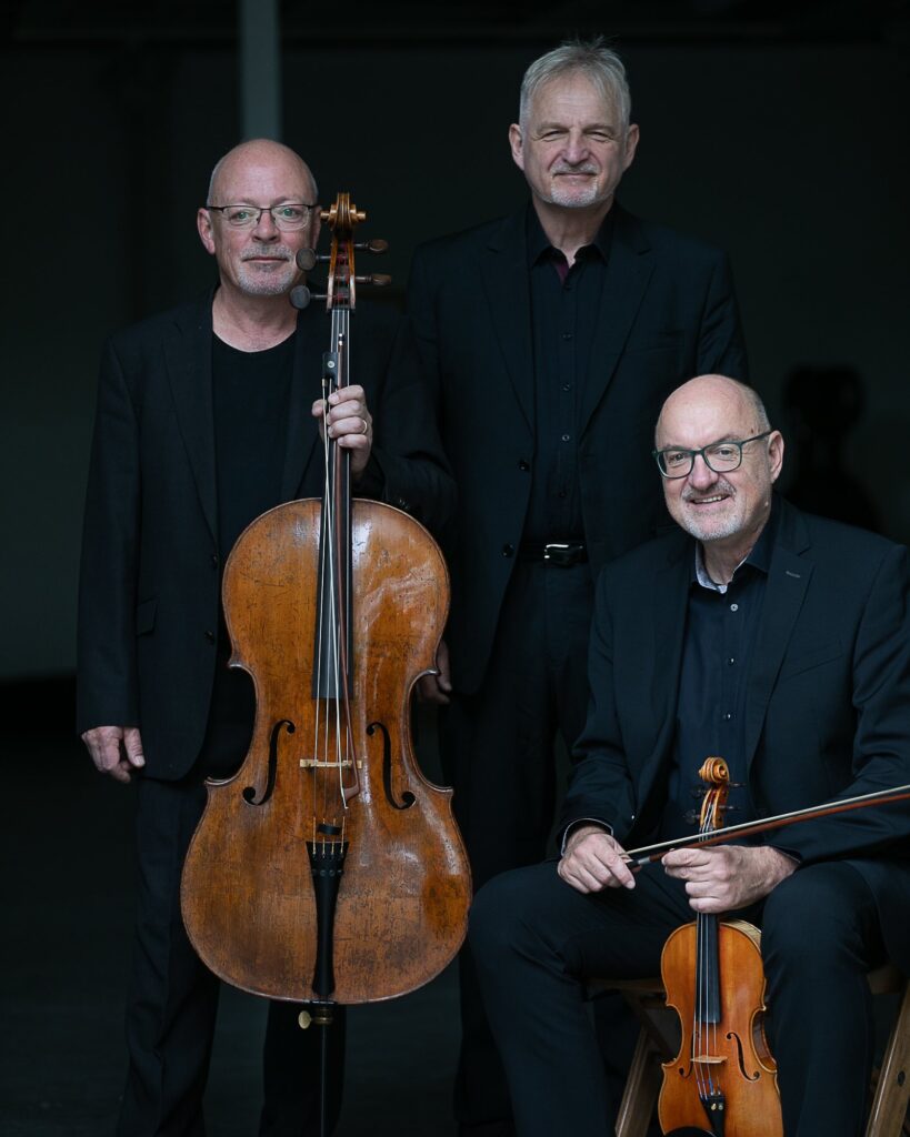 Frank Schilli, Rolf Schilli und Martin Merker mit ihren Instrumenten