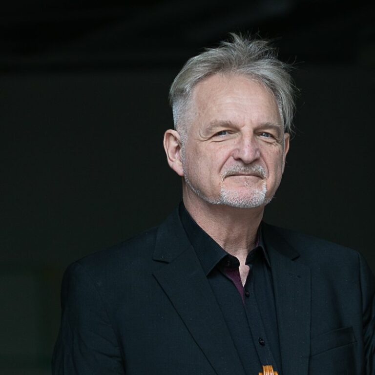 Rolf Schilli mit seiner Viola